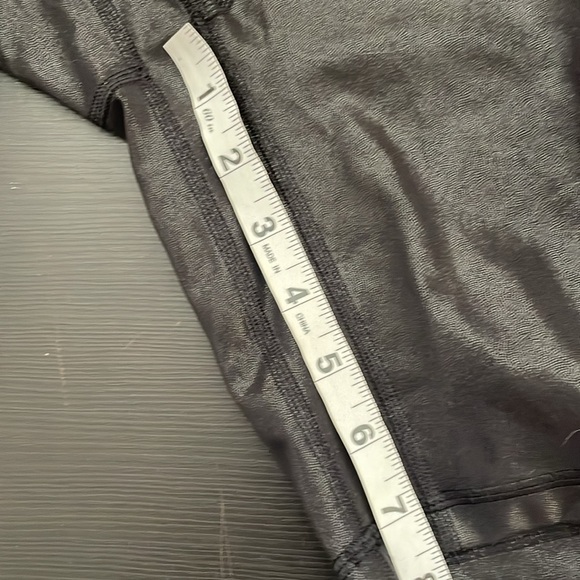 $502 Lululemon Align High-Rise Short 8”*Shine
Radiate Foil Print Black - Picture 4 of 10